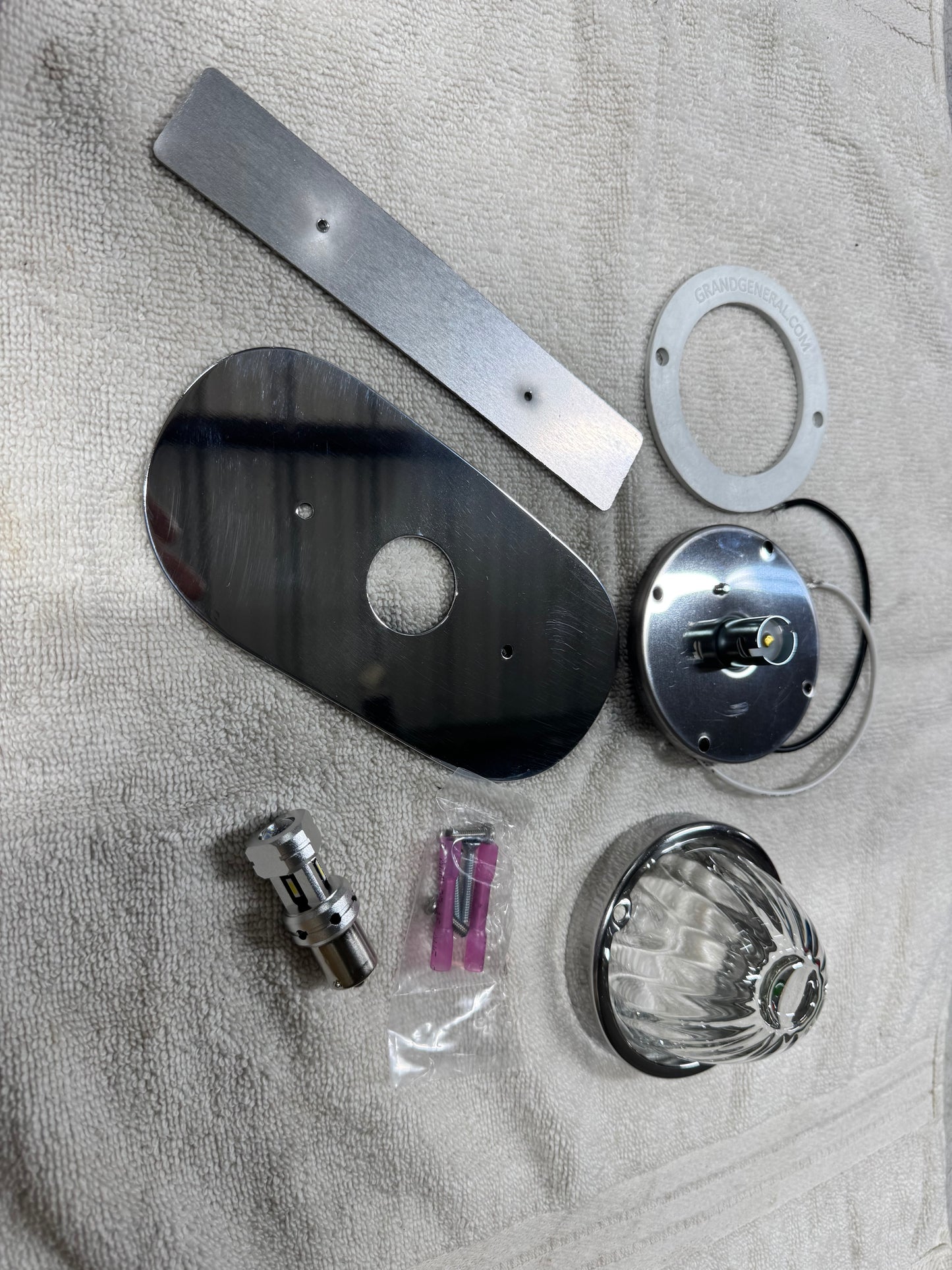 99-06 GM watermelon dome light kit (smaller single control light, verify fitment below)