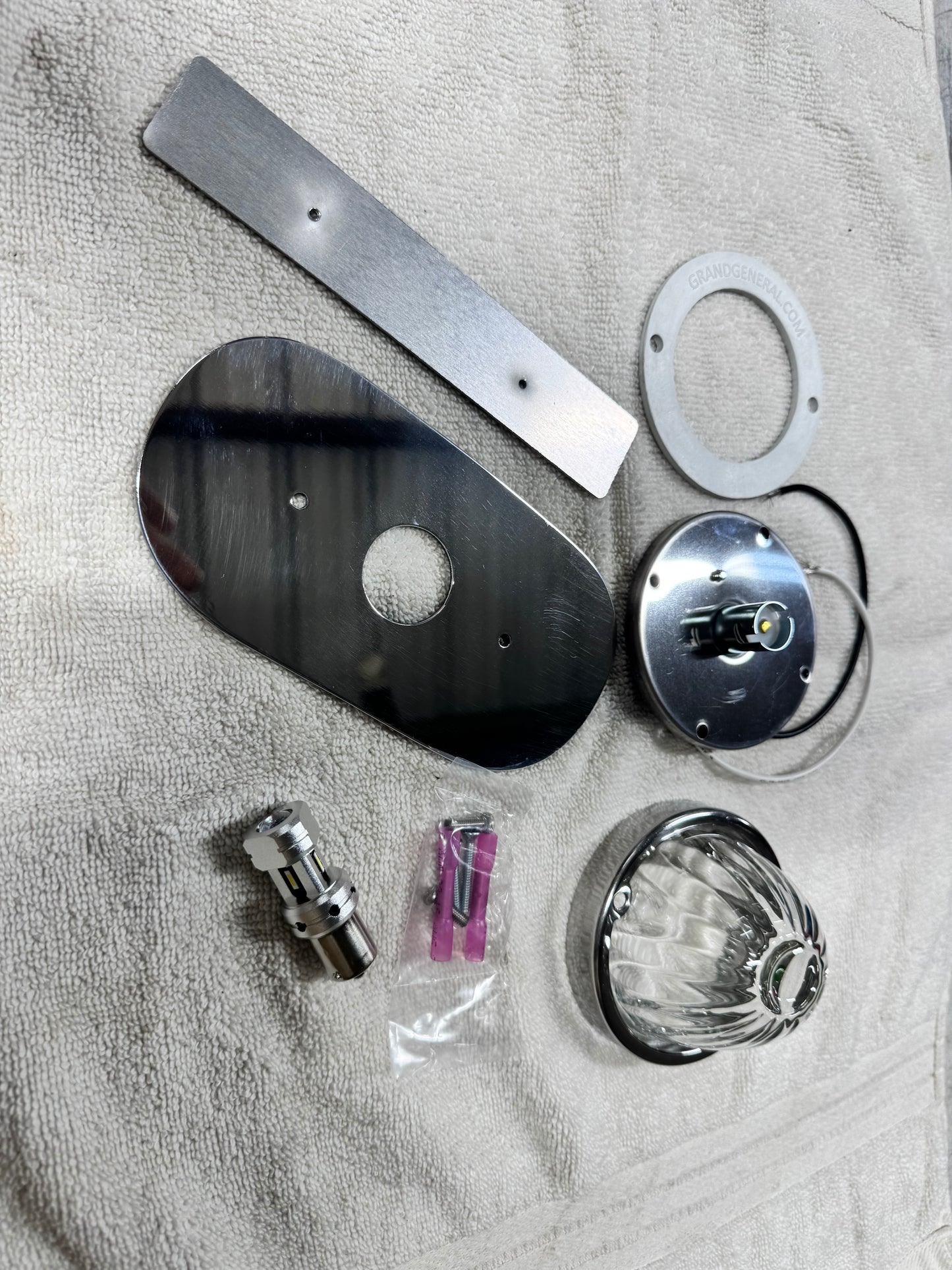 99-06 GM watermelon dome light kit, (replaces large dual control light, verify fitment below)